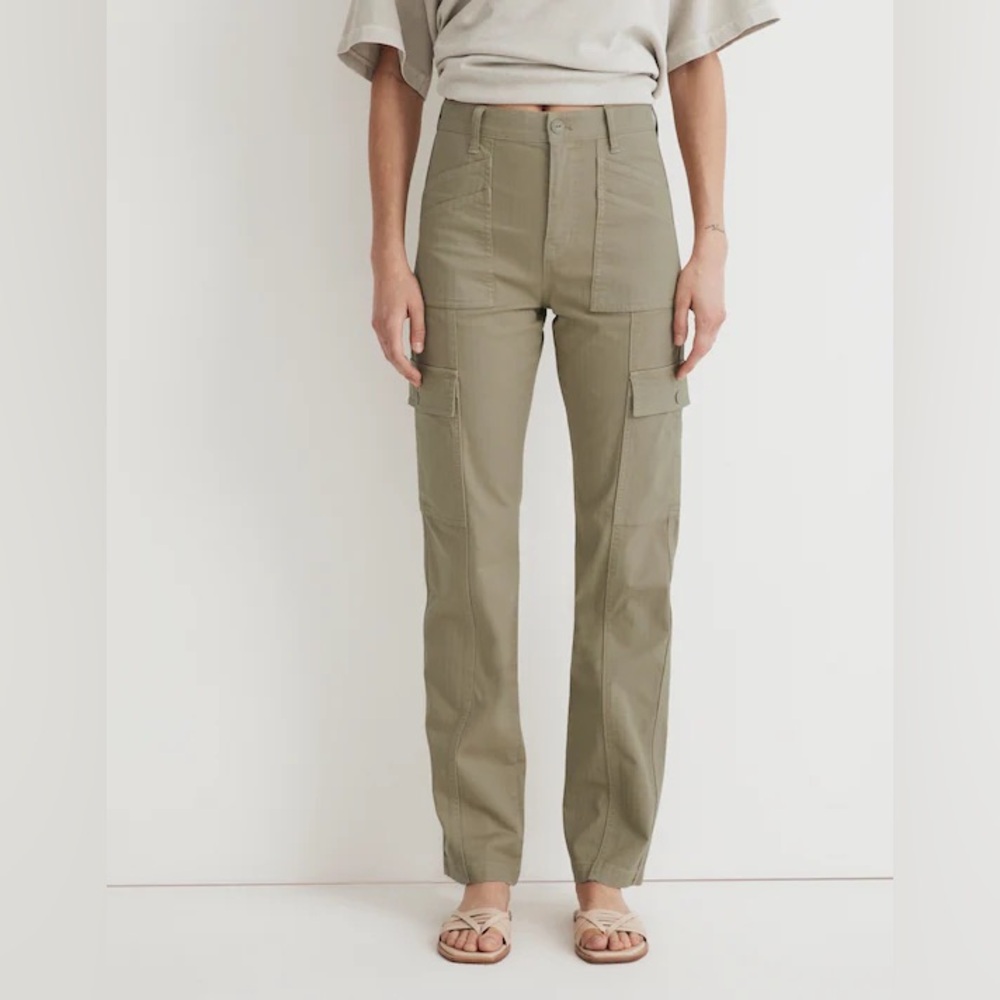 Madewell The Garment-Dyed '90s Straight Cargo Pant in Ash Green